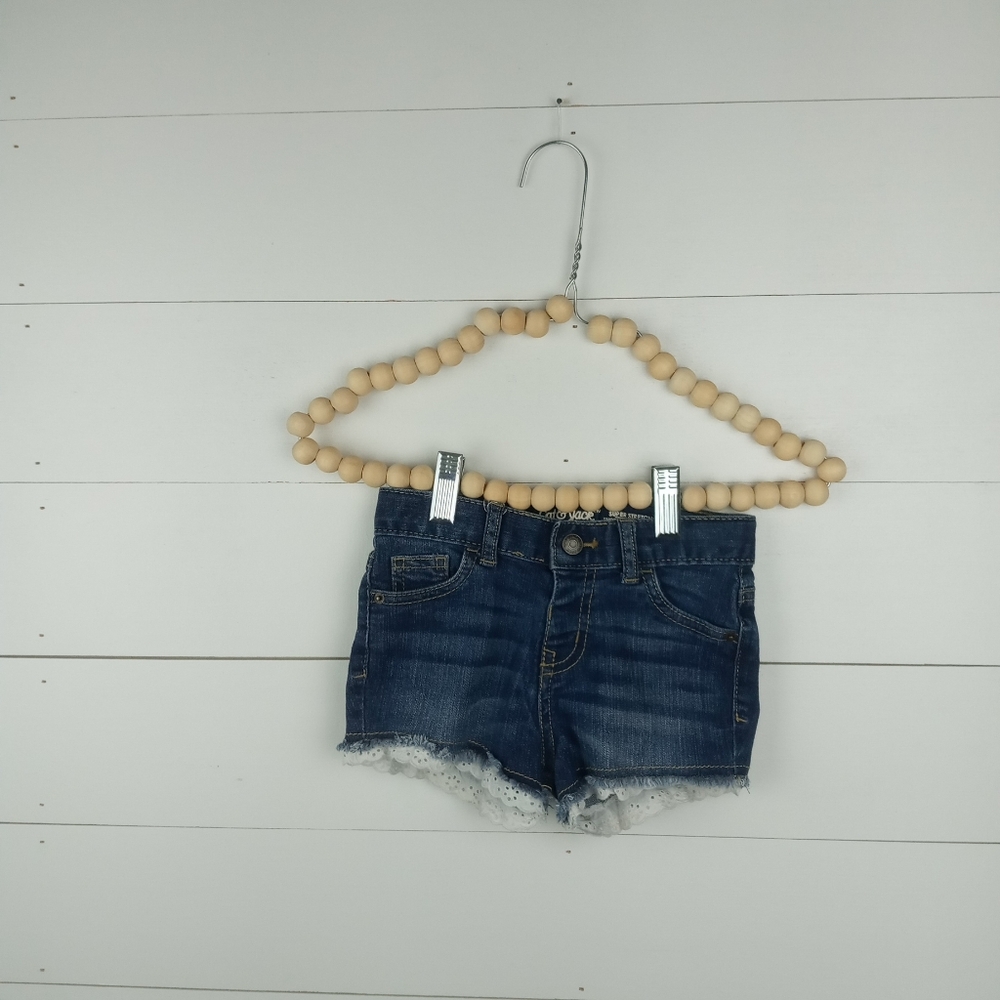 Cat & Jack girls size 4T dark wash denim with lace hems jean shorts snap, no zip